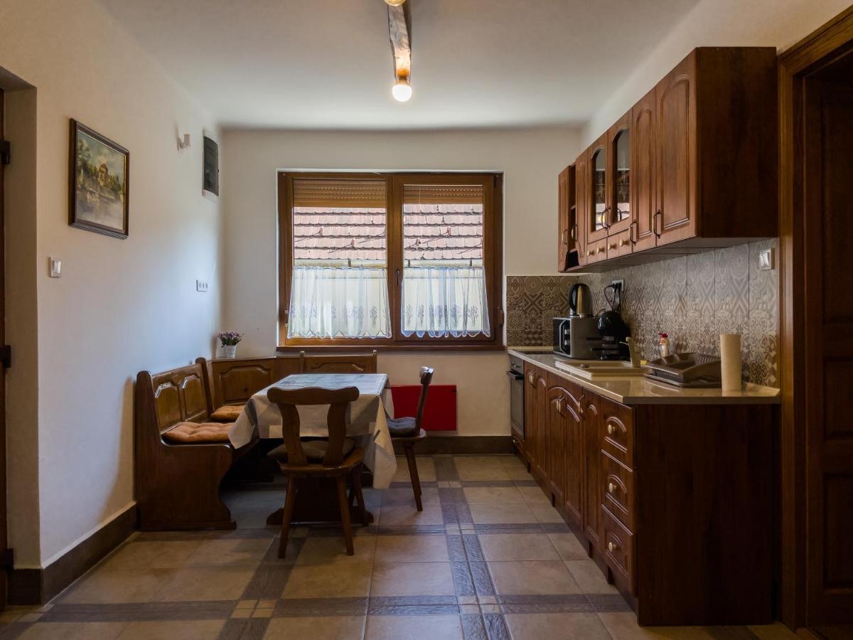 Bed and Breakfast Mamutfenyo Panzio Тата Экстерьер фото